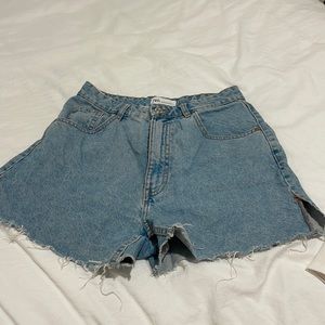 SIZE 6 ZARA DENIM SHORTS!!